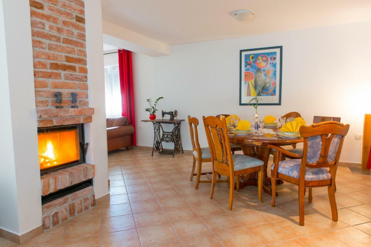 Apartma Marija Metlika Exteriör bild